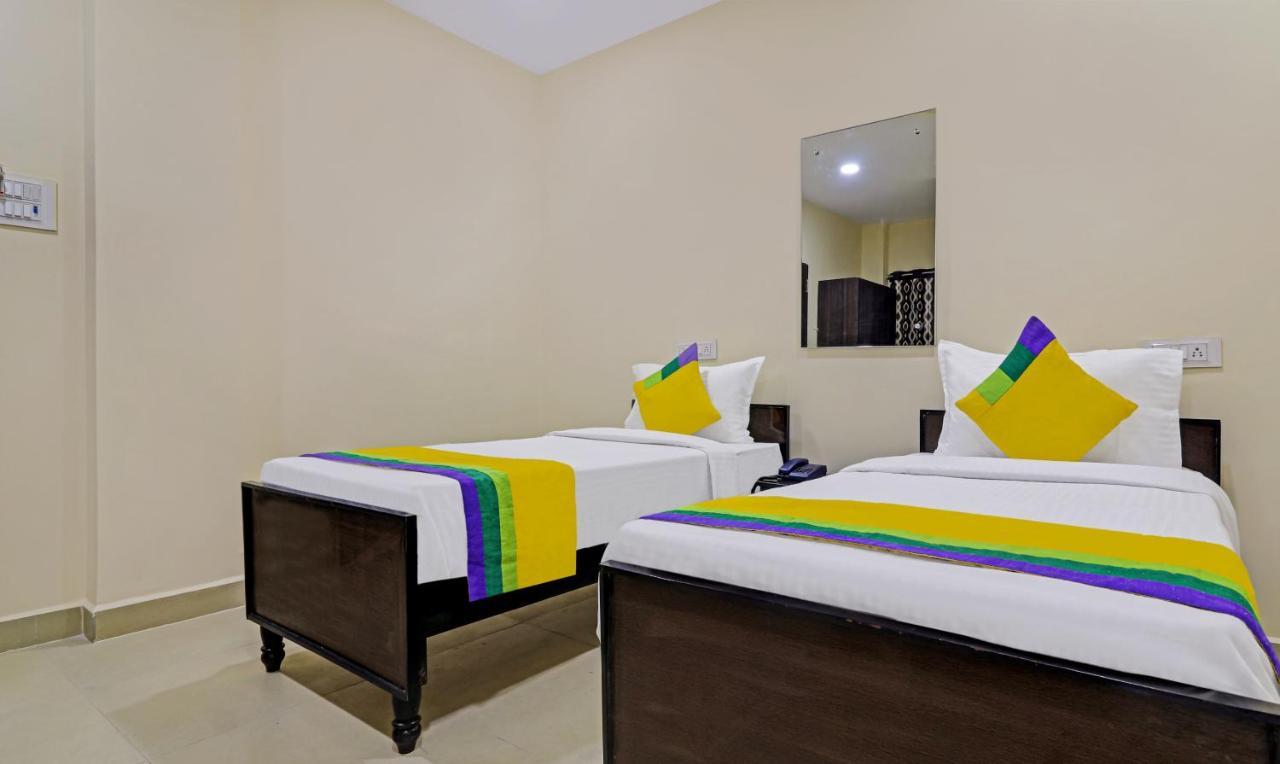 Treebo Trip Airport Pride Inn Hyderabad Bagian luar foto