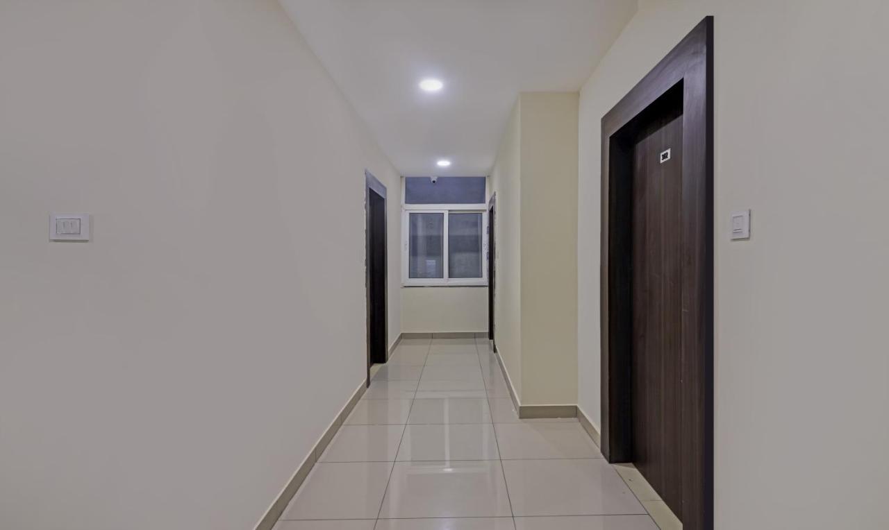 Treebo Trip Airport Pride Inn Hyderabad Bagian luar foto
