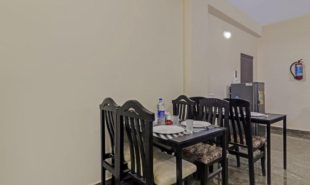 Treebo Trip Airport Pride Inn Hyderabad Bagian luar foto