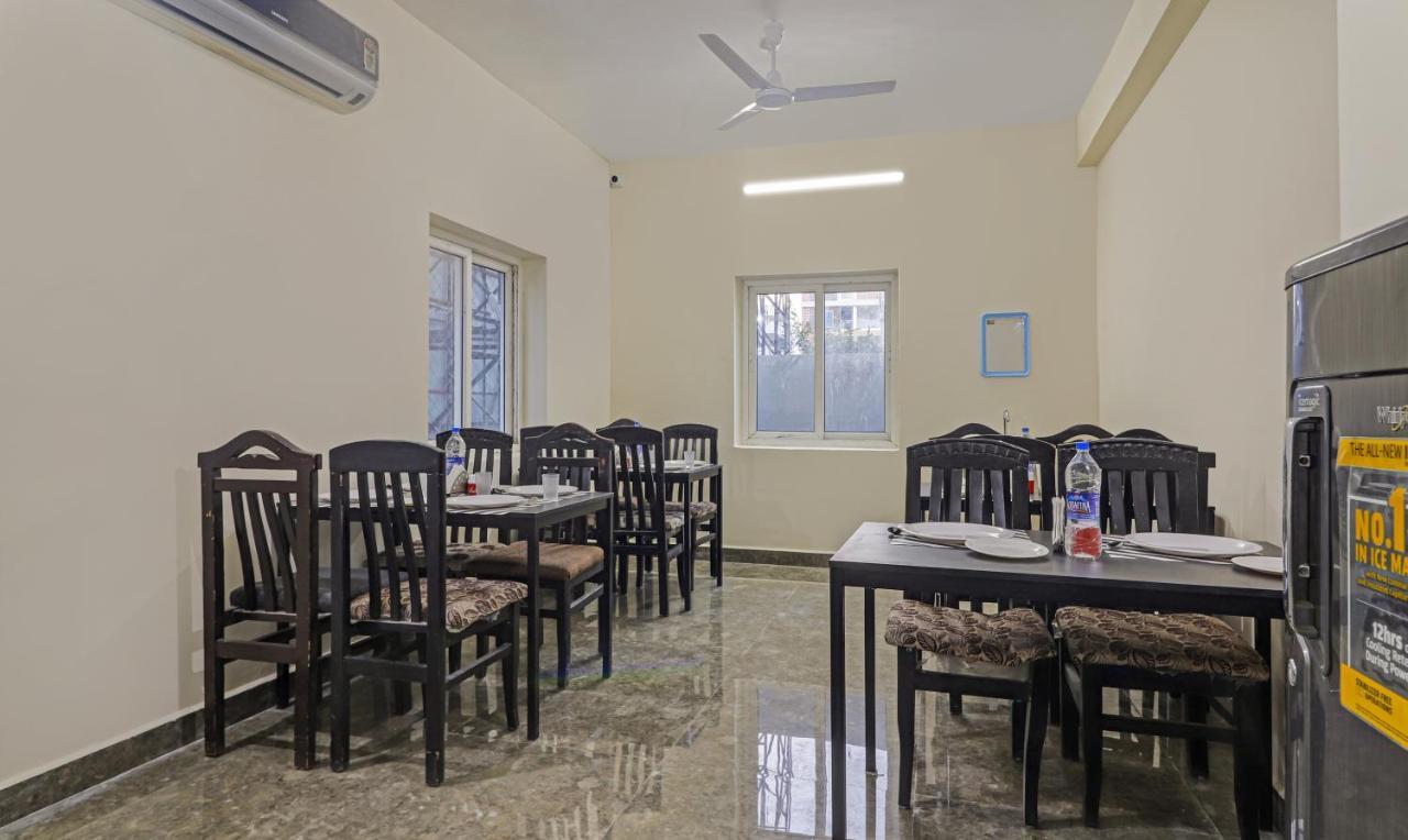 Treebo Trip Airport Pride Inn Hyderabad Bagian luar foto