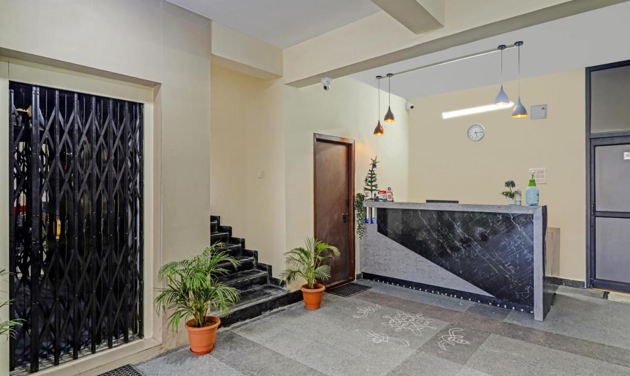 Treebo Trip Airport Pride Inn Hyderabad Bagian luar foto
