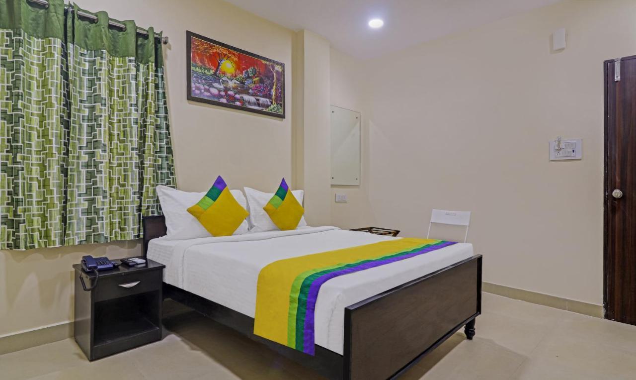 Treebo Trip Airport Pride Inn Hyderabad Bagian luar foto