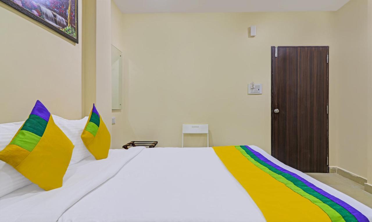 Treebo Trip Airport Pride Inn Hyderabad Bagian luar foto